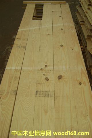 100%FSCJ(rn)C Taeda Pine ()