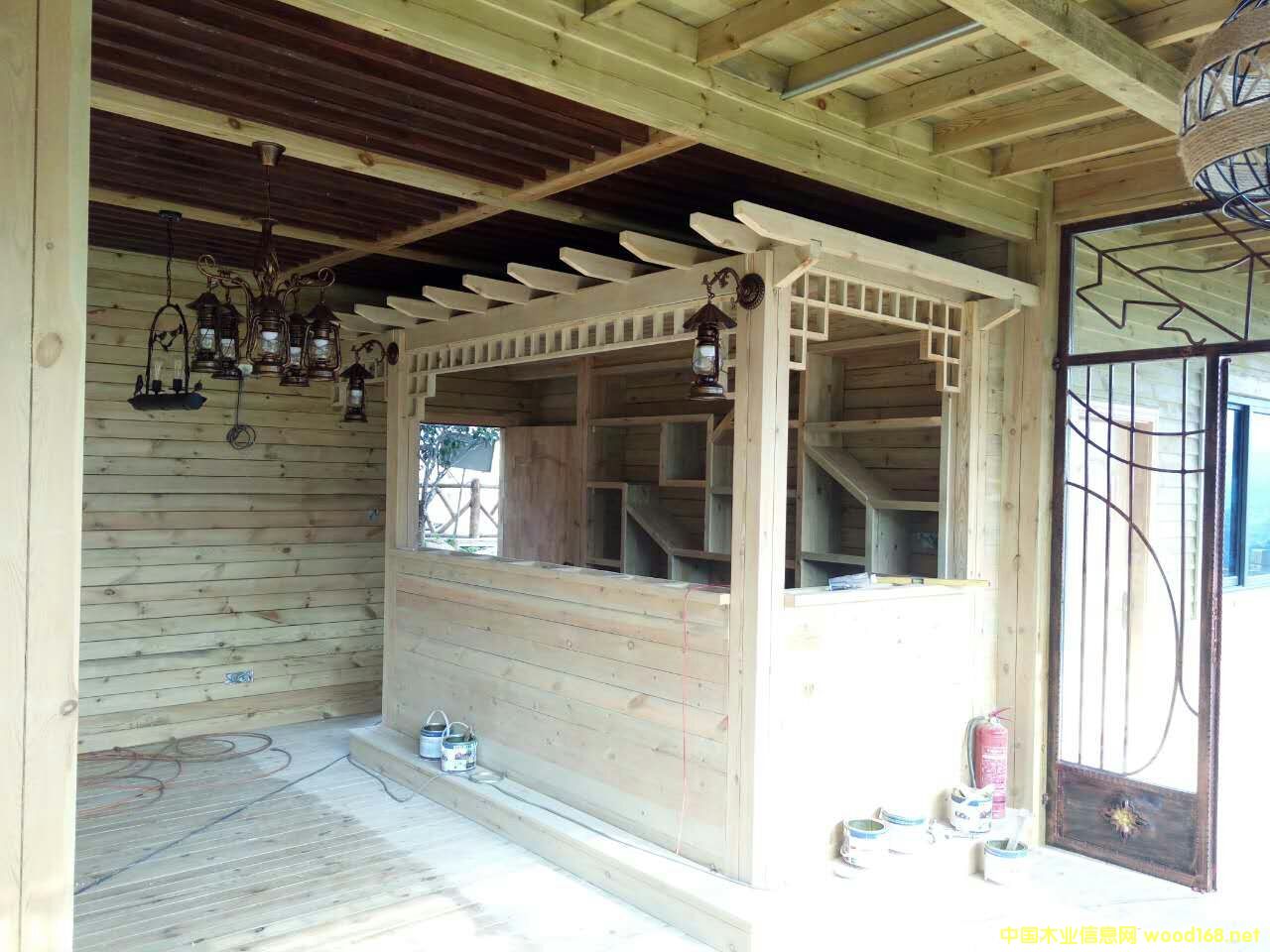 ʩ